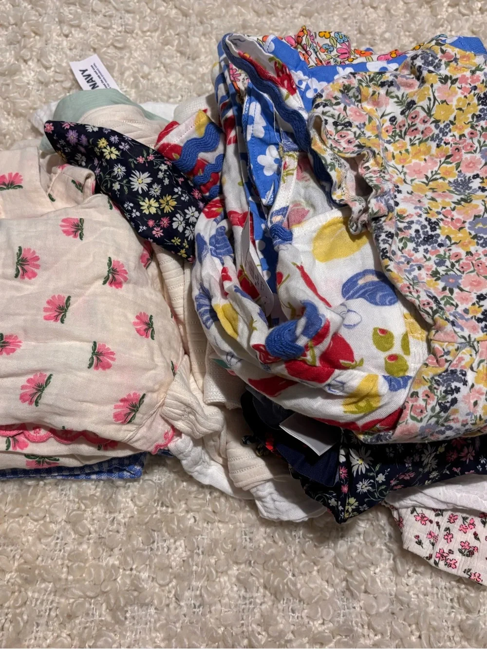 EUC/nwt Old navy toddler girl clothing bundle, 5T